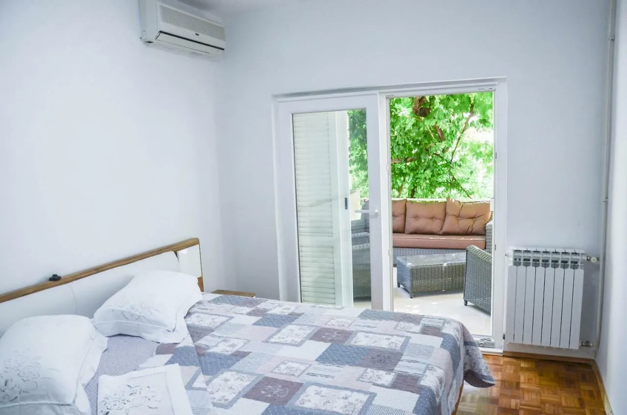 Apartments Andoria Τρογκίρ