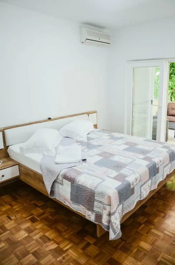 Apartments Andoria Τρογκίρ 0*,  Κροατία